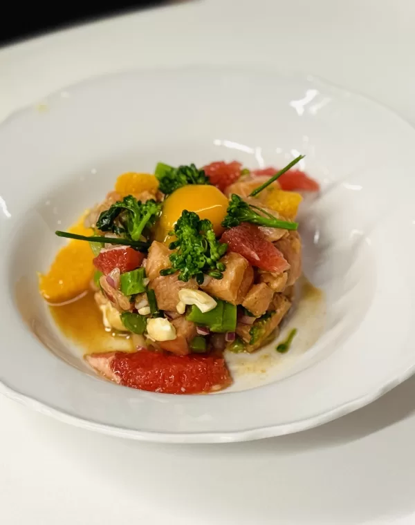 Tártaro de Salmão, Bimi®, Laranja e Caju