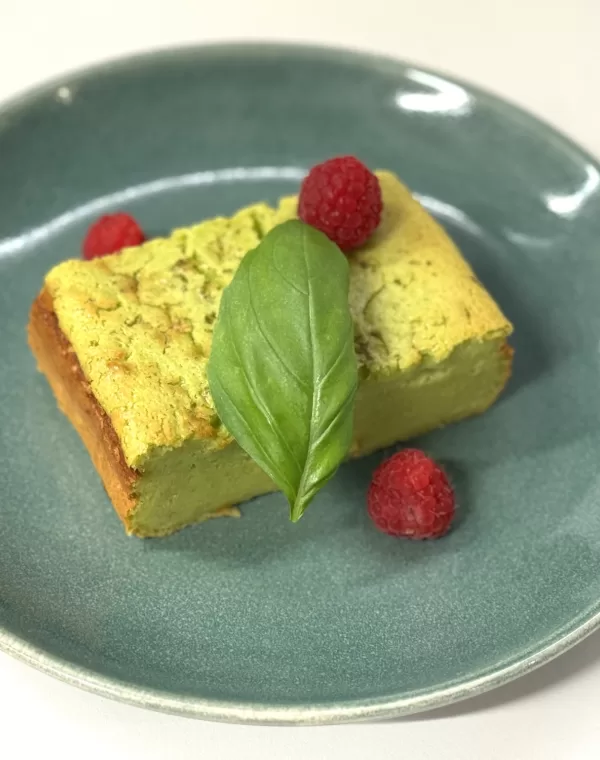 Tarte de Requeijão, Bimi®, lima e manjericão