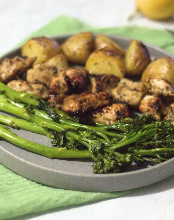 Bimi® e frango num tabuleiro só