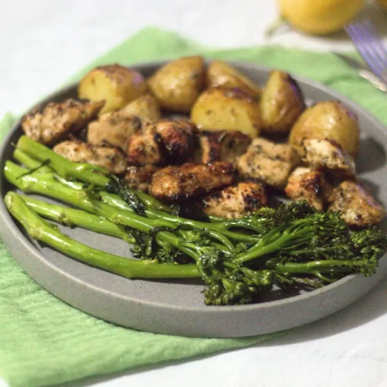 Bimi® e frango num tabuleiro só