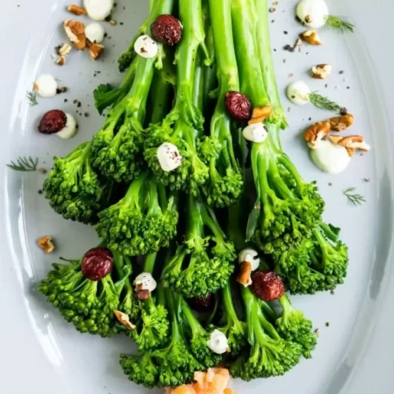 Brocoli Bimi® avec tartare de saumon et sauce à l’aneth